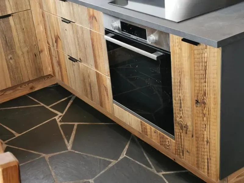cuisines faites en bois clair